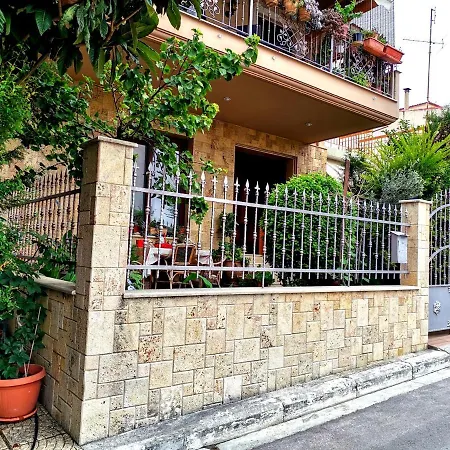 Antony Luxury Suite In Thessaloniki Exterior photo