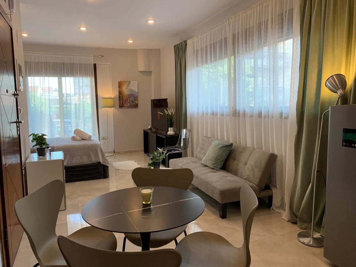 Antony Luxury In * Saloniki